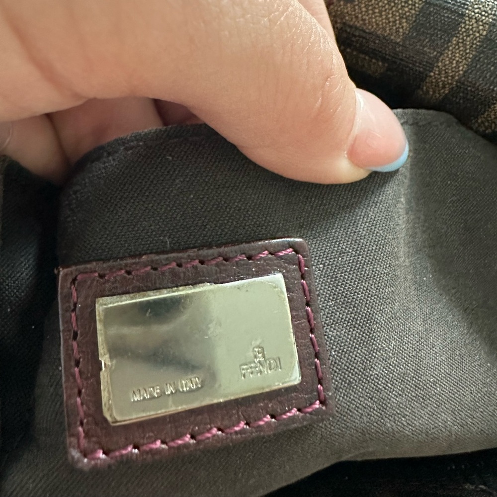 Authentic FENDI handbag - Picture 6 of 10